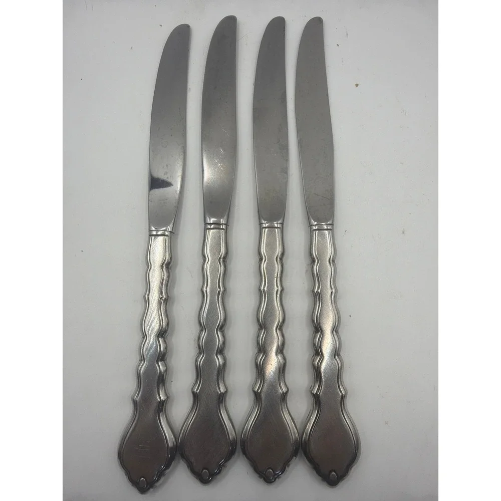 Set of 4 Oneida CELLO Dinner Knives 9
